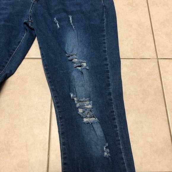 DISTRESSED Medium Wash Jeans, Size Large - Picture 4 of 13